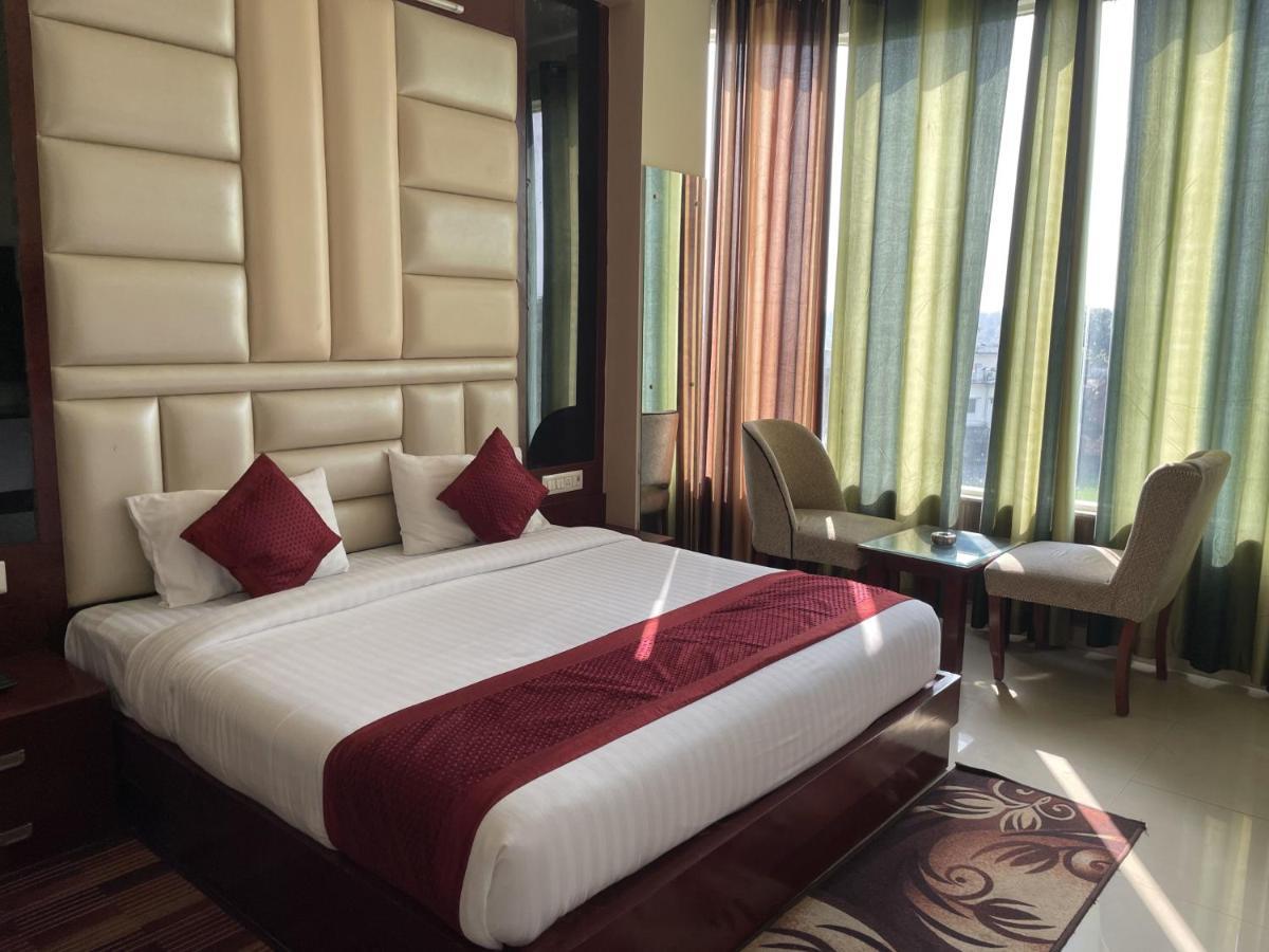 Sumedha G Village Resort And Spa Raiwala Esterno foto