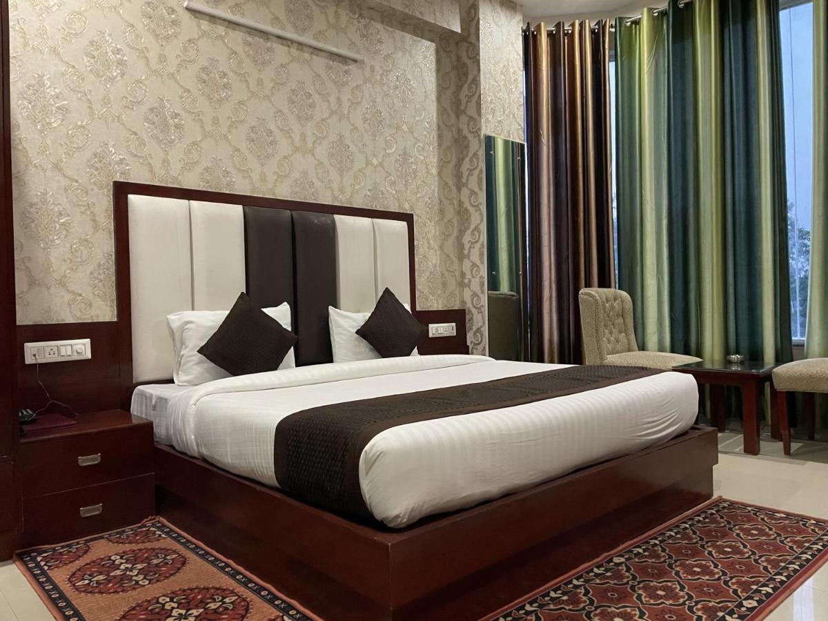 Sumedha G Village Resort And Spa Raiwala Esterno foto